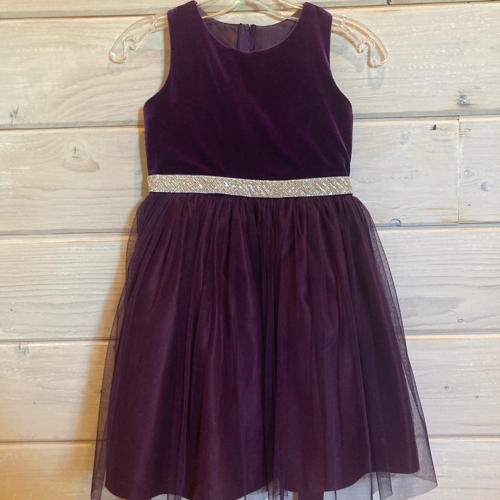 Sweet Kids USA girls dress has been worn only once and is in perfect condition!
